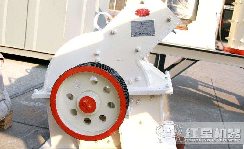 多種型號(hào)錘式破碎機(jī)，不同產(chǎn)量，可滿足用戶不同需求