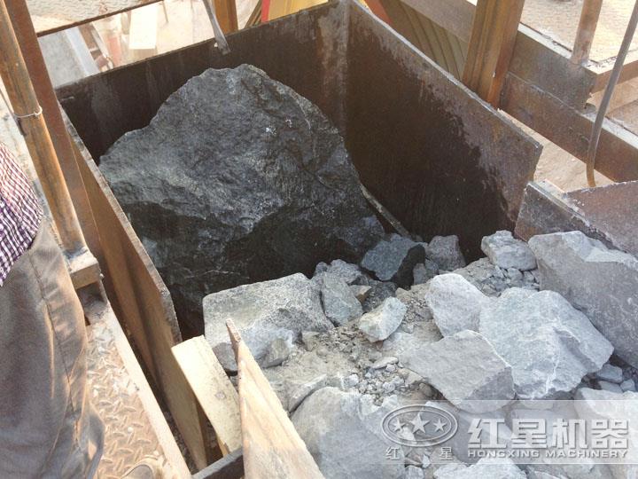 印尼尾礦加工現(xiàn)場，進(jìn)料粒度大，出料5-10mm