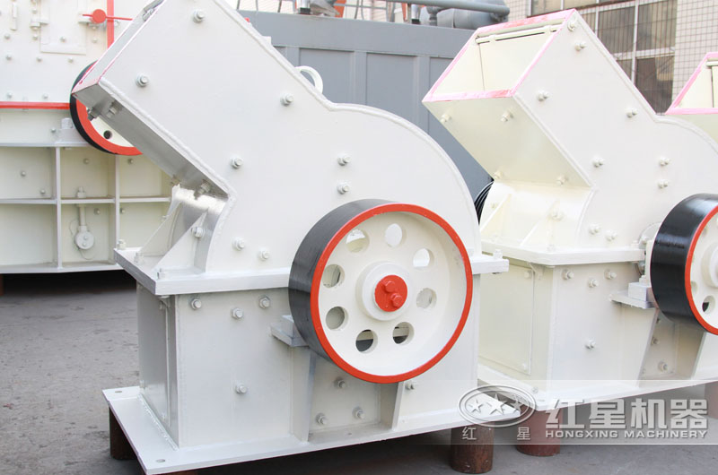 錘式破碎機占地面積小，方便移動