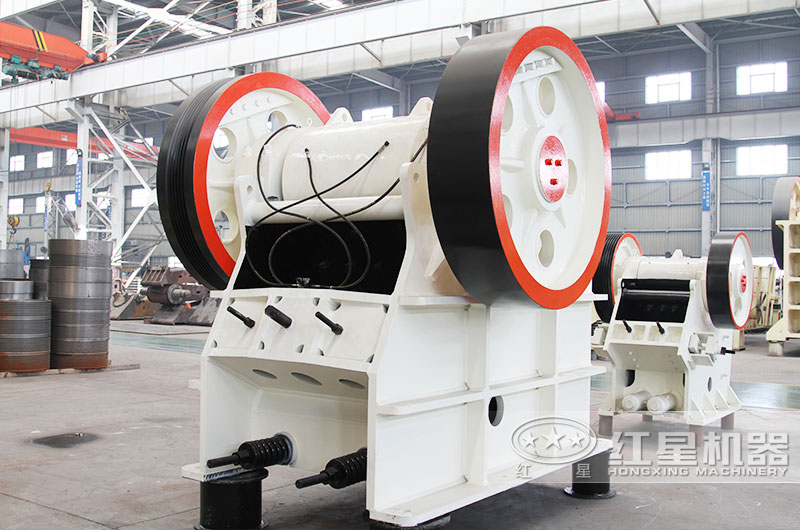 歐版顎式破碎機(jī)，粗碎破碎比大